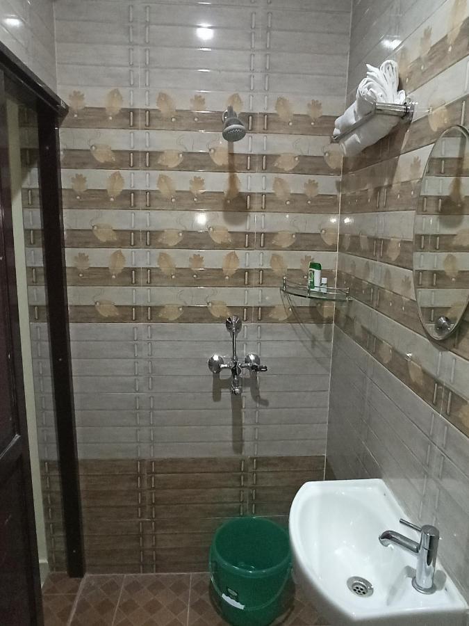 ורנאסי Saraswati Palace מראה חיצוני תמונה