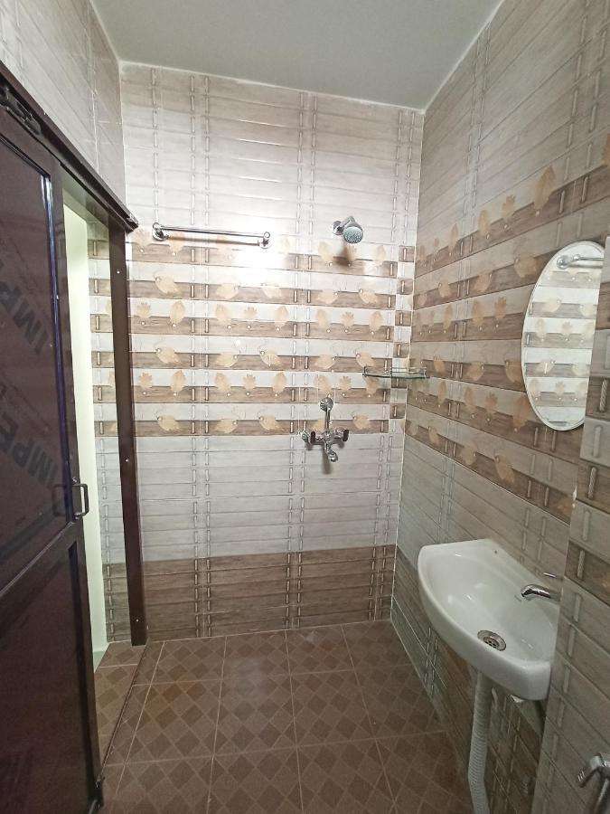 ורנאסי Saraswati Palace מראה חיצוני תמונה