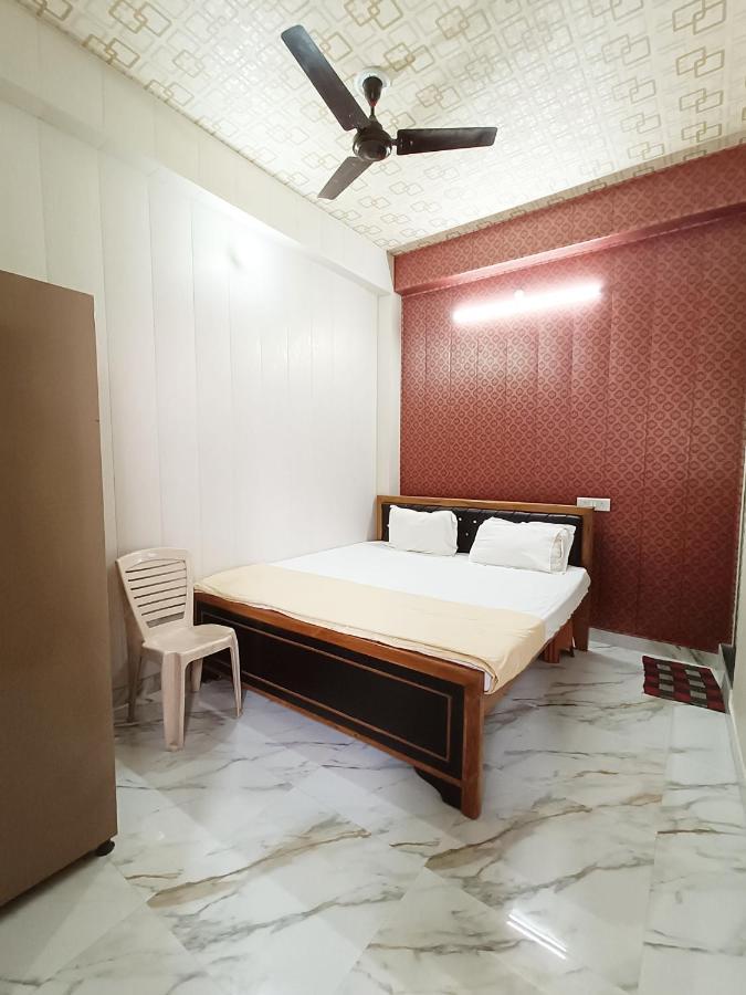 ורנאסי Saraswati Palace מראה חיצוני תמונה